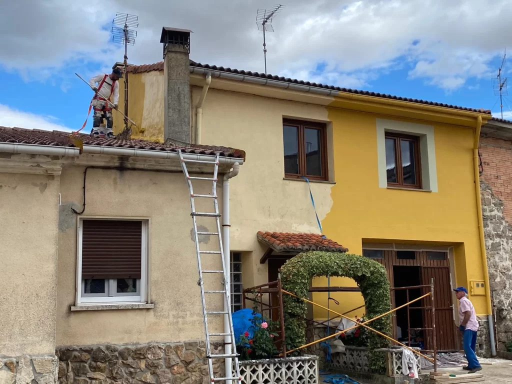 pintar fachada en Ibiza